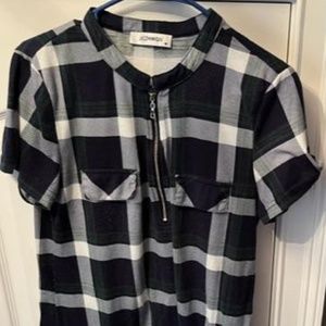 JCZHWQU - Short Sleeve Medium Plaid Top w/ Zipper Front & Pockets